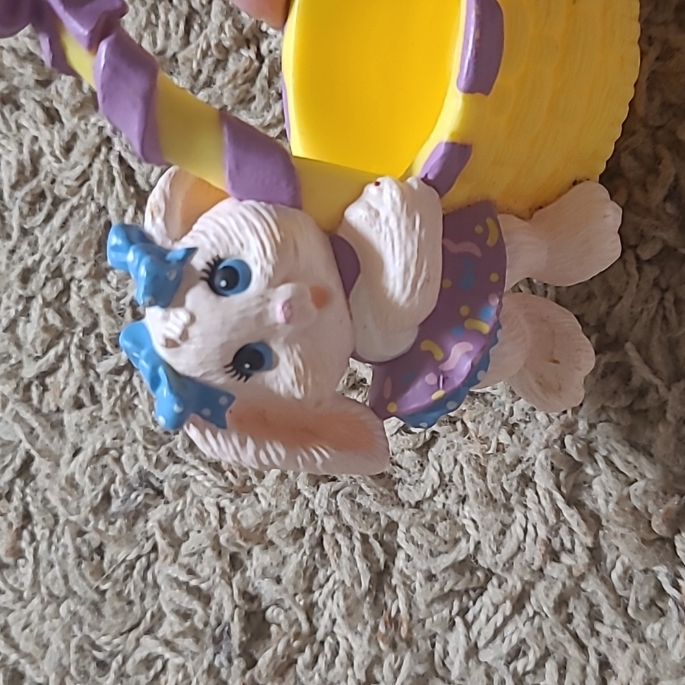 Hallmark 1991 Crayola Bunny Figurine - Bunny Easter Basket by Binney and Smith - Picture 9 of 9